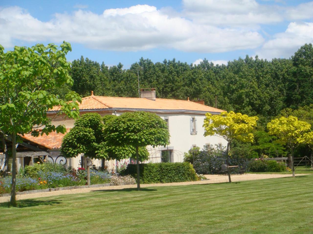 Chambres D'Hotes Au Gite De La Pommeraie Landeronde Εξωτερικό φωτογραφία