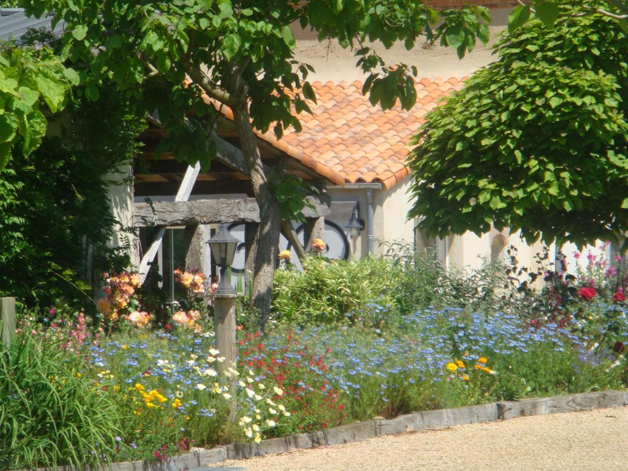 Chambres D'Hotes Au Gite De La Pommeraie Landeronde Εξωτερικό φωτογραφία