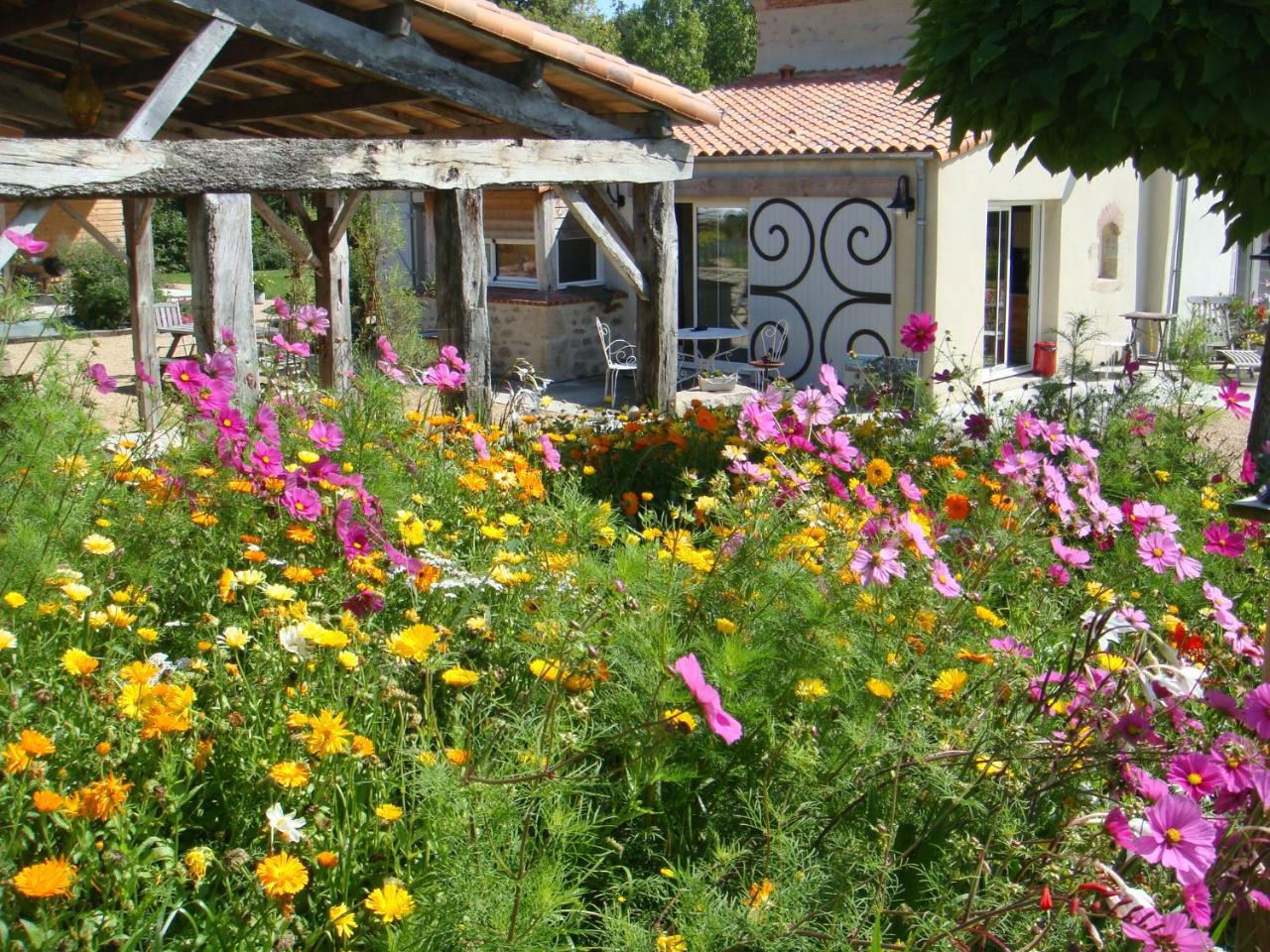 Chambres D'Hotes Au Gite De La Pommeraie Landeronde Εξωτερικό φωτογραφία